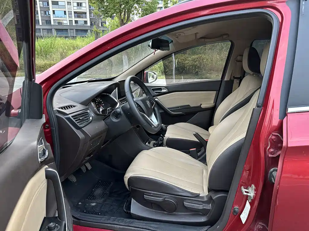 Baojun 310W — миниатюра 18