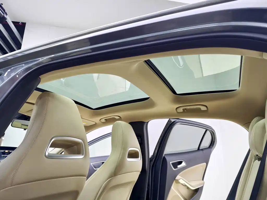 Mercedes-Benz GLA — миниатюра 12