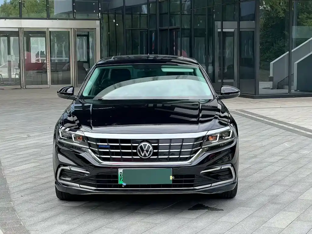 Volkswagen 帕萨特插电混动 — миниатюра 2