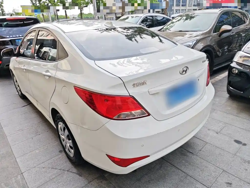 Hyundai Verna — миниатюра 5