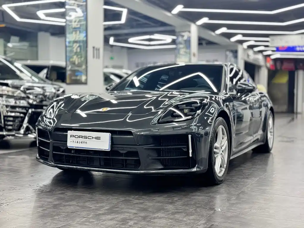 Porsche Panamera 2025