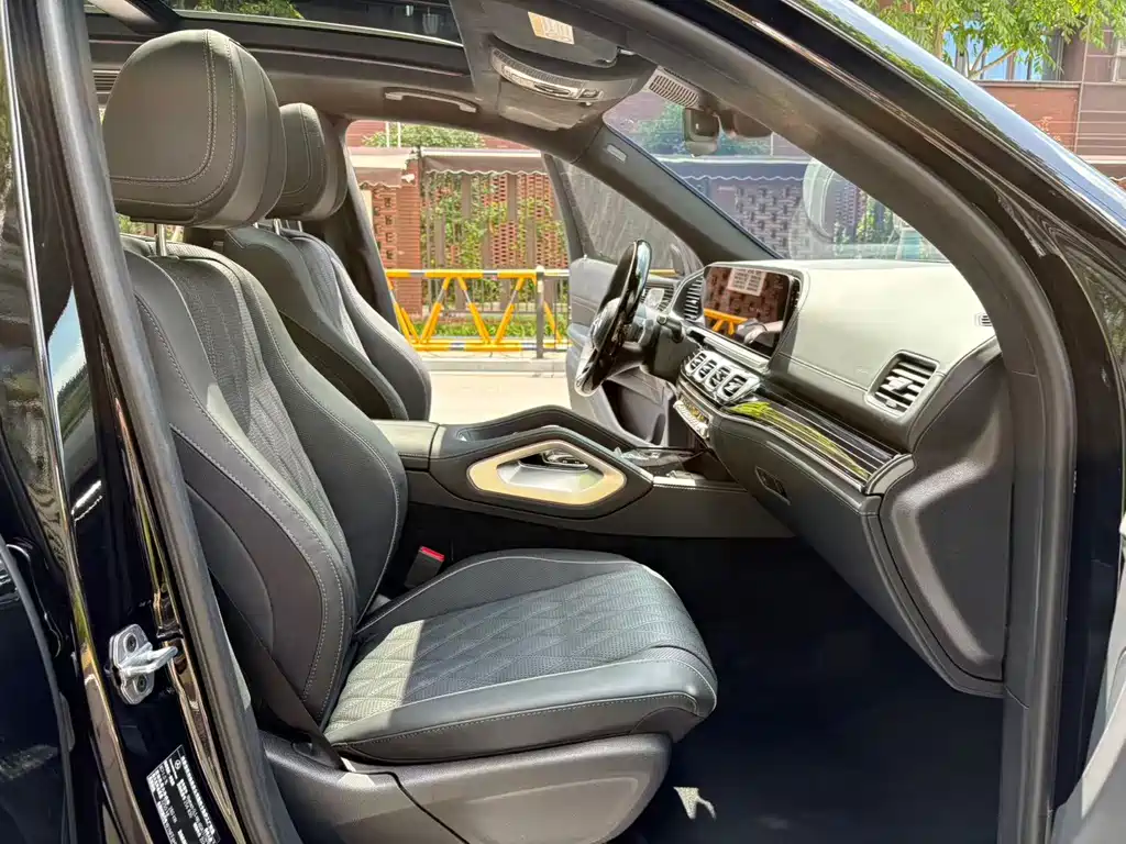 Mercedes-Benz GLS — миниатюра 8