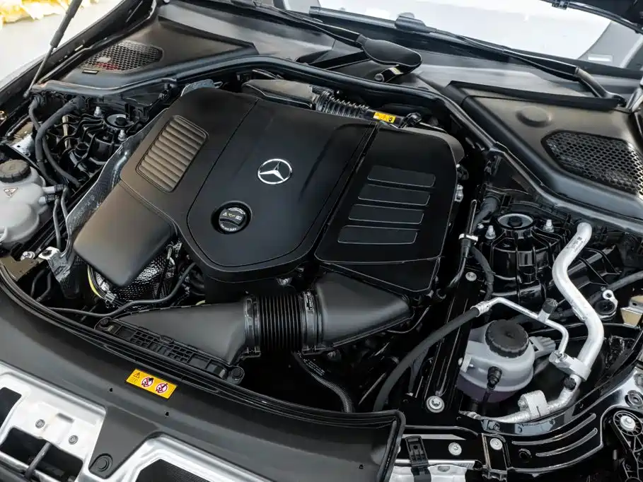 Mercedes-Benz E-Class — миниатюра 11