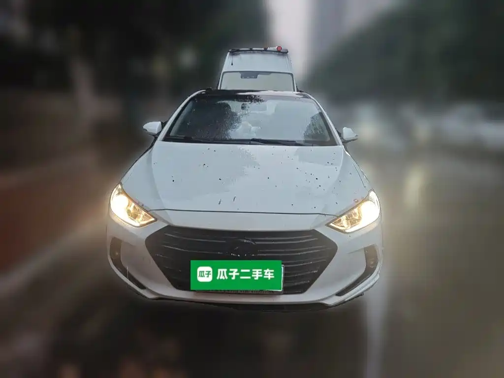 Hyundai Elantra — миниатюра 2