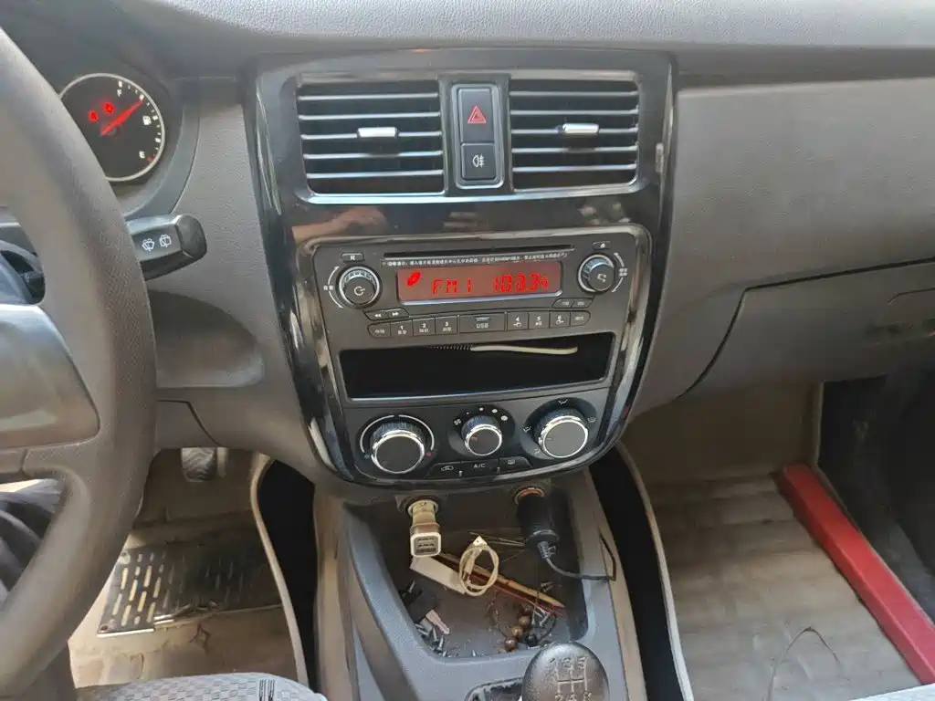 Wuling Rongguang V — миниатюра 14