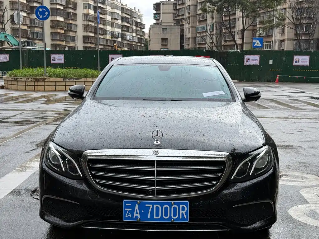 Mercedes-Benz E-Class — миниатюра 2