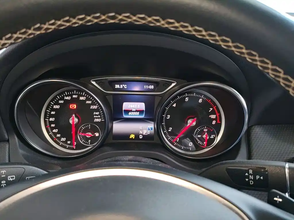 Mercedes-Benz GLA — миниатюра 12