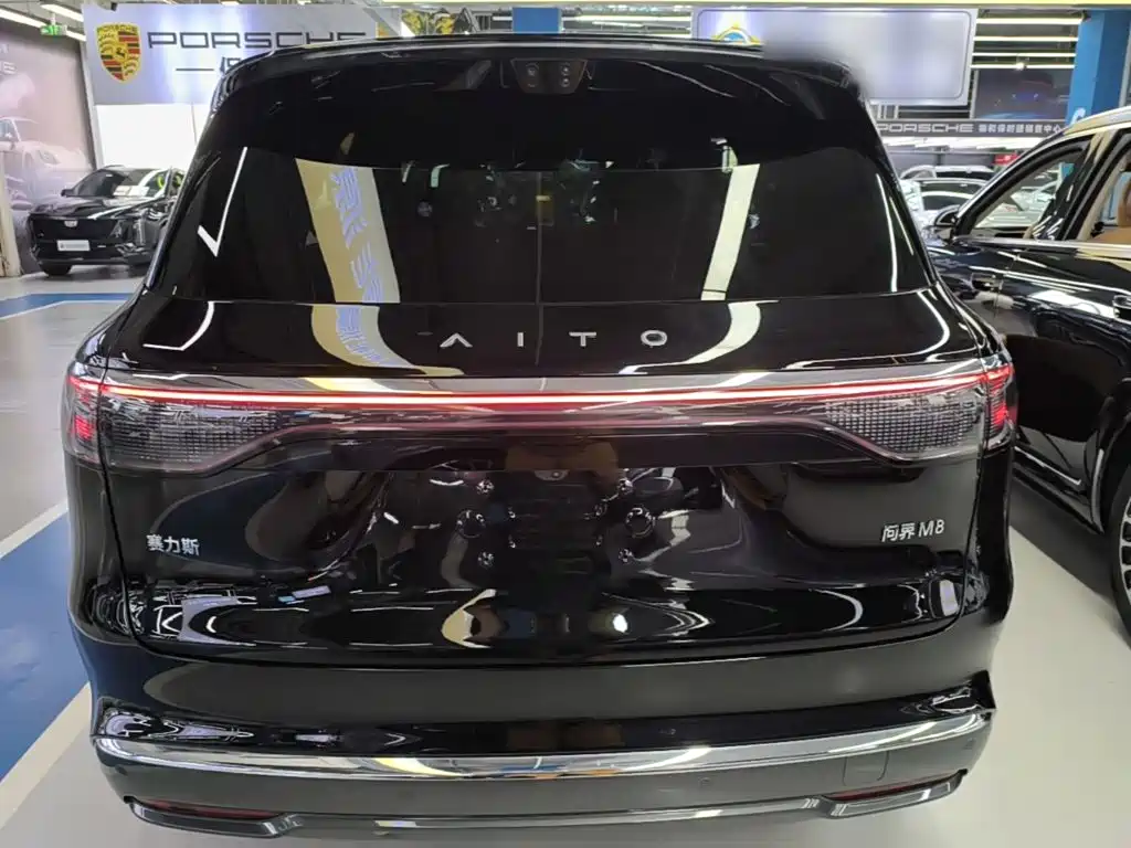 Aito M8 2025 Max+ 53.4kWh 5 мест (192 )