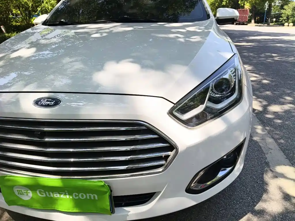 Ford Escort — миниатюра 24