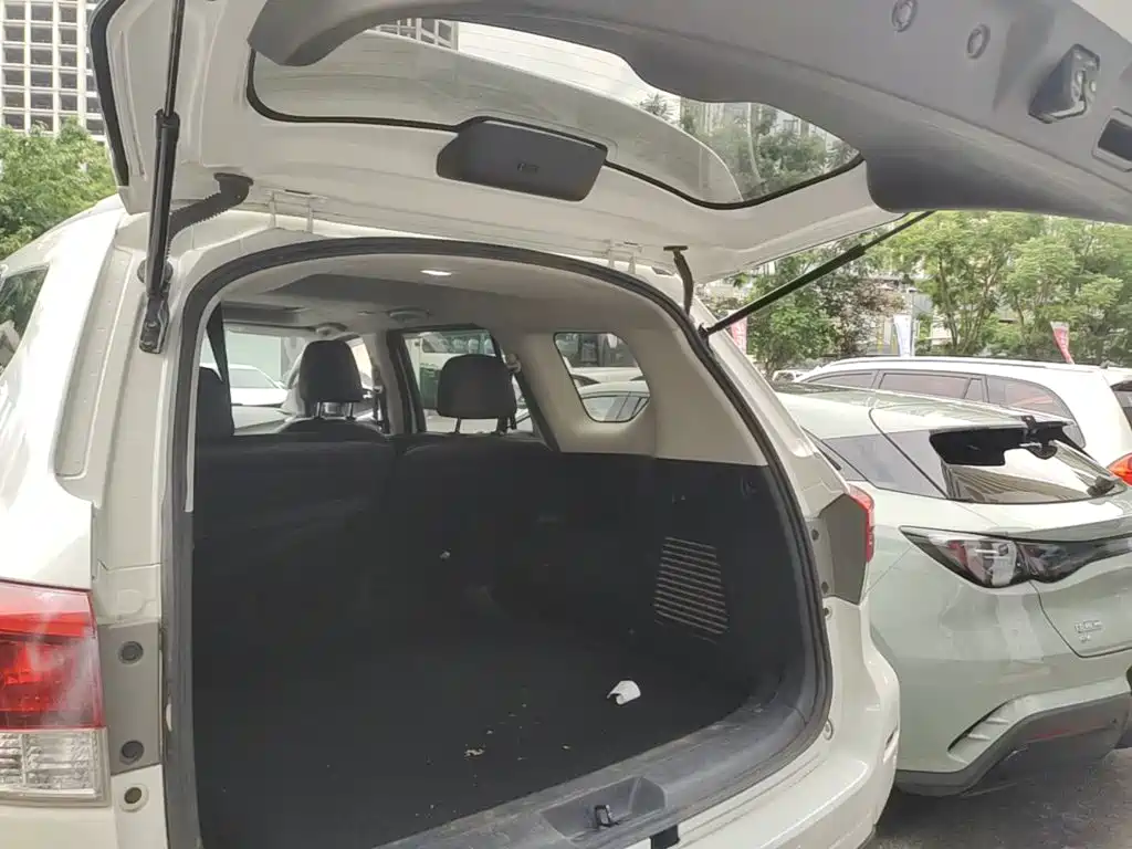 Nissan Terra — миниатюра 19