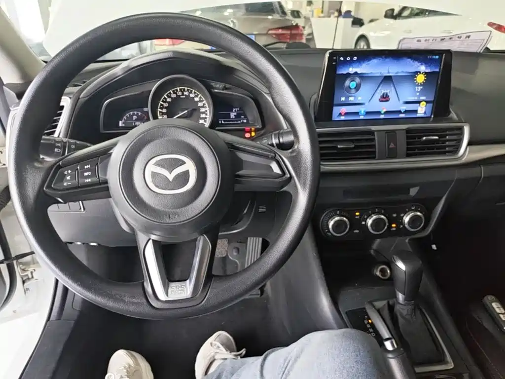 Mazda 3 Axela — миниатюра 10