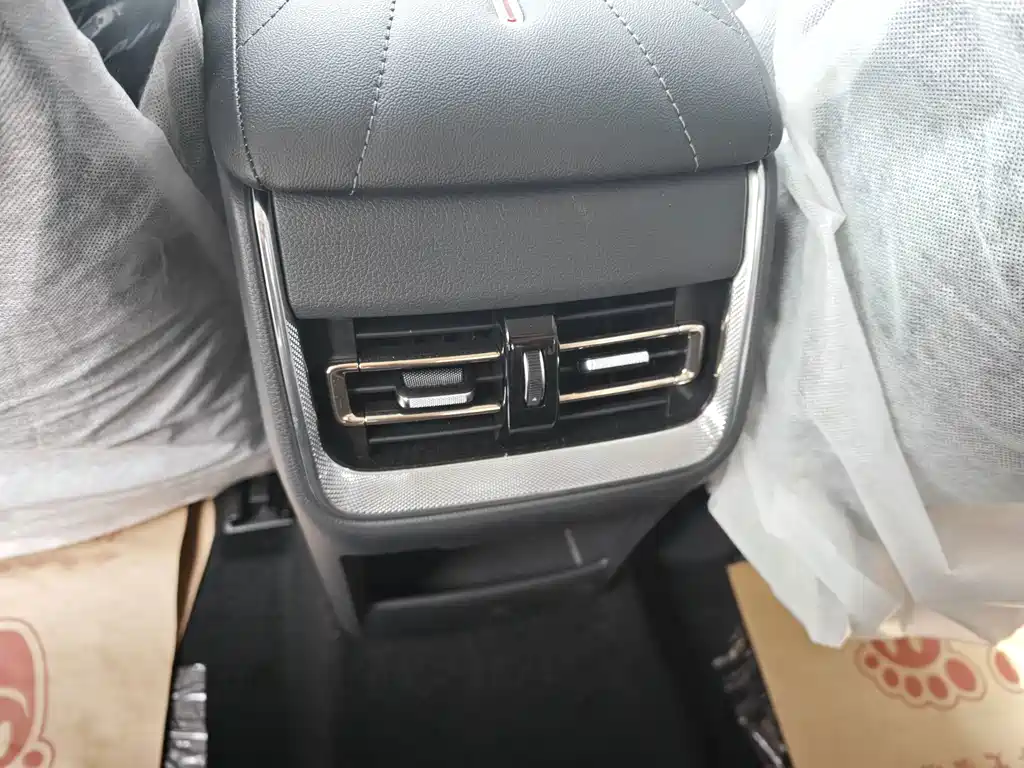 Hongqi Hongqi H5 — миниатюра 12
