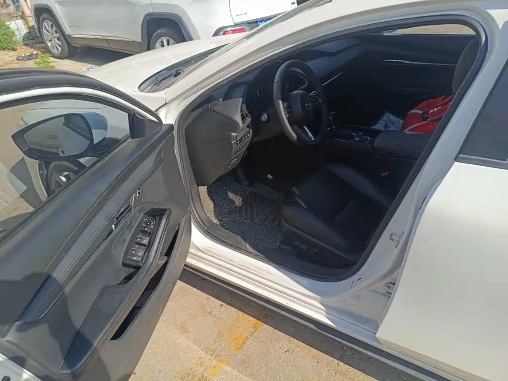 Mazda 3 Axela — миниатюра 17