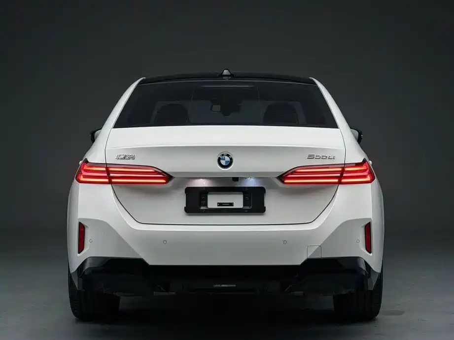 BMW 5 Series — миниатюра 5