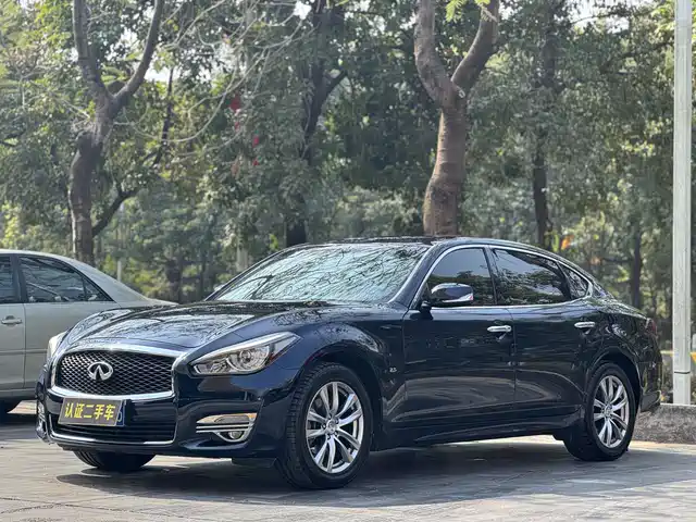 infiniti q70