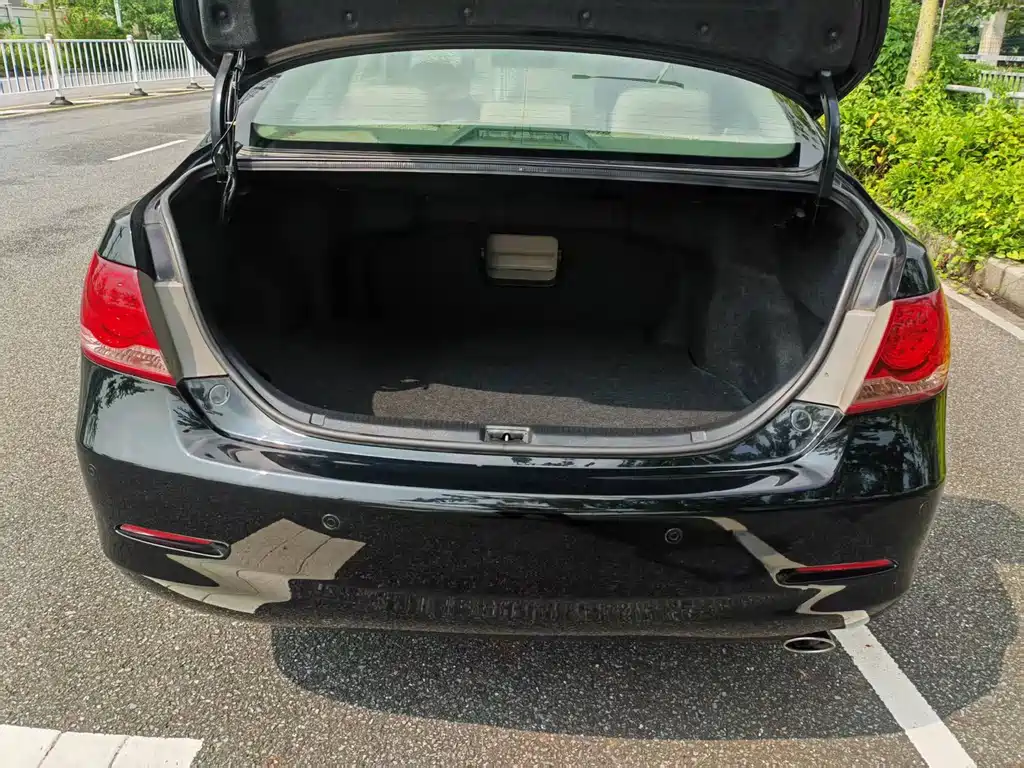 Toyota Camry — миниатюра 16