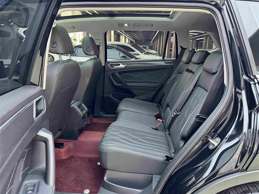 Volkswagen Tiguan L — миниатюра 11