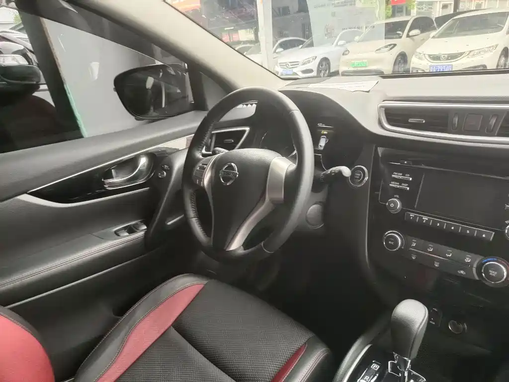 Nissan Qashqai — миниатюра 6