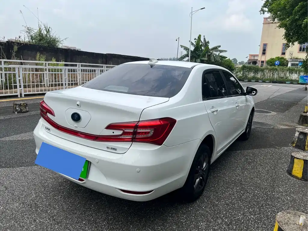 BYD Qin NEV — миниатюра 4