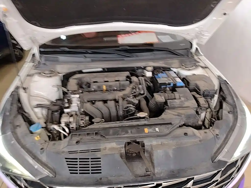 Hyundai Elantra — миниатюра 20