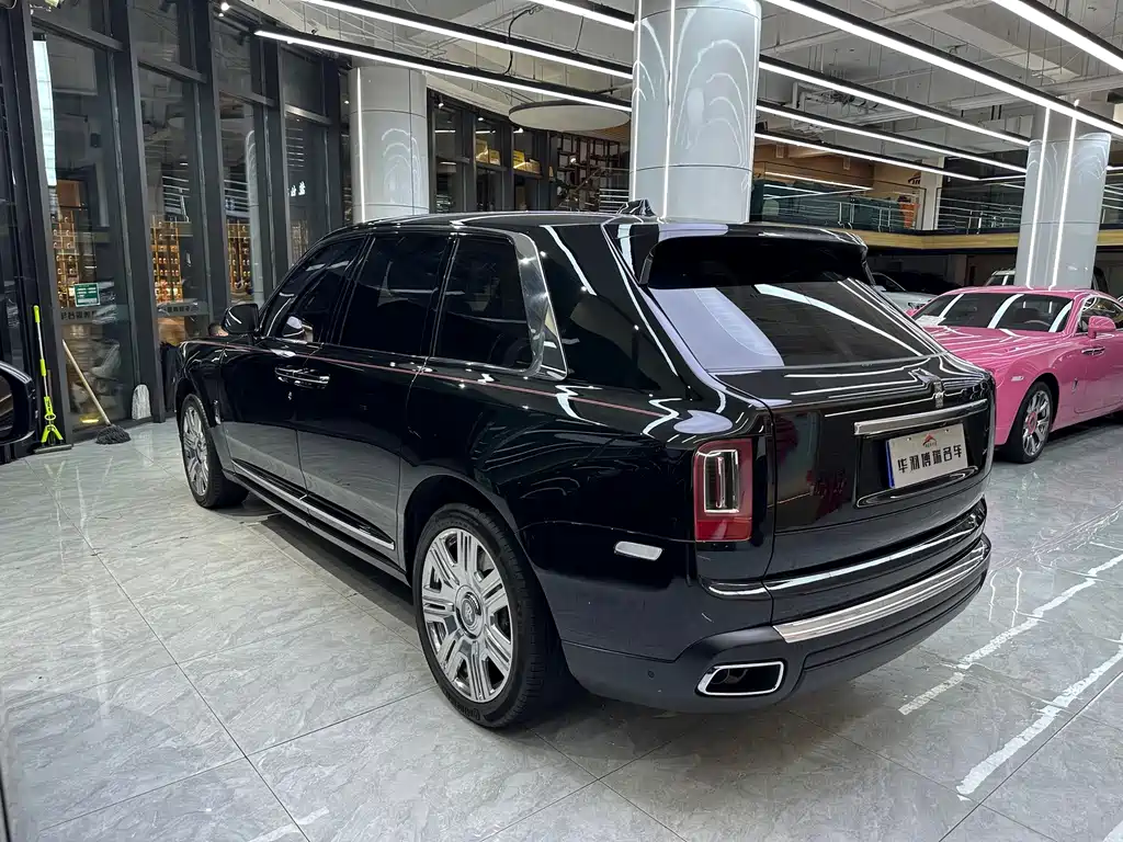 Rolls-Royce Cullinan — миниатюра 19