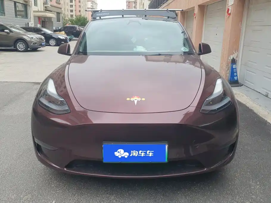 Tesla Model Y — миниатюра 2