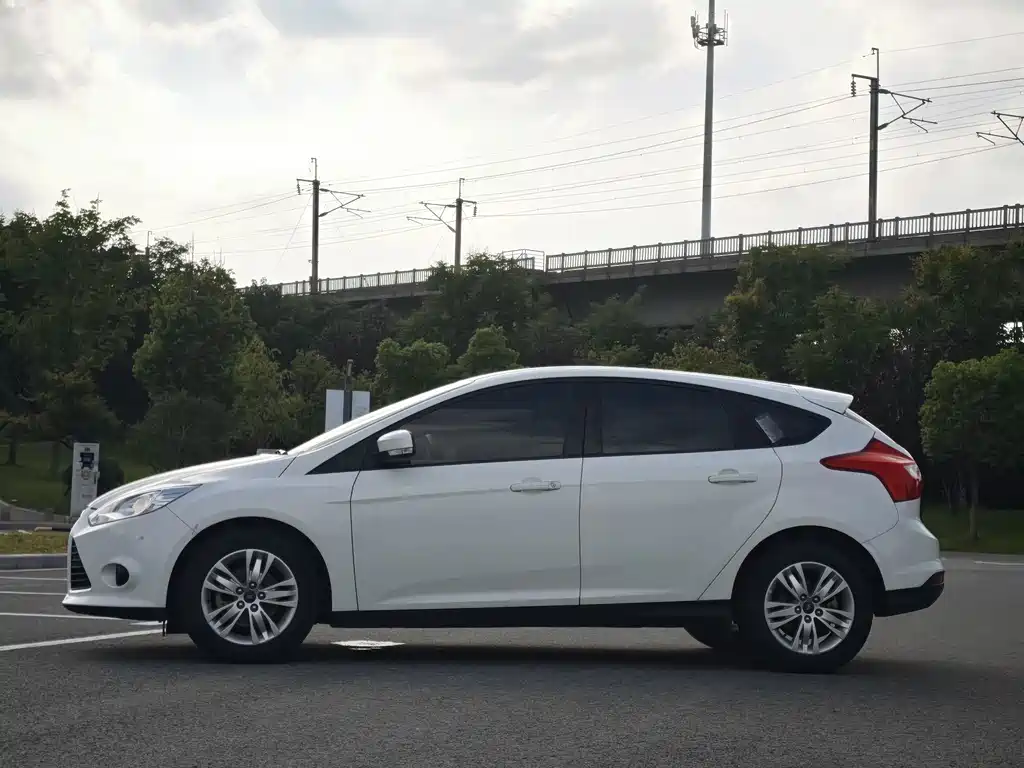 Ford Focus — миниатюра 4