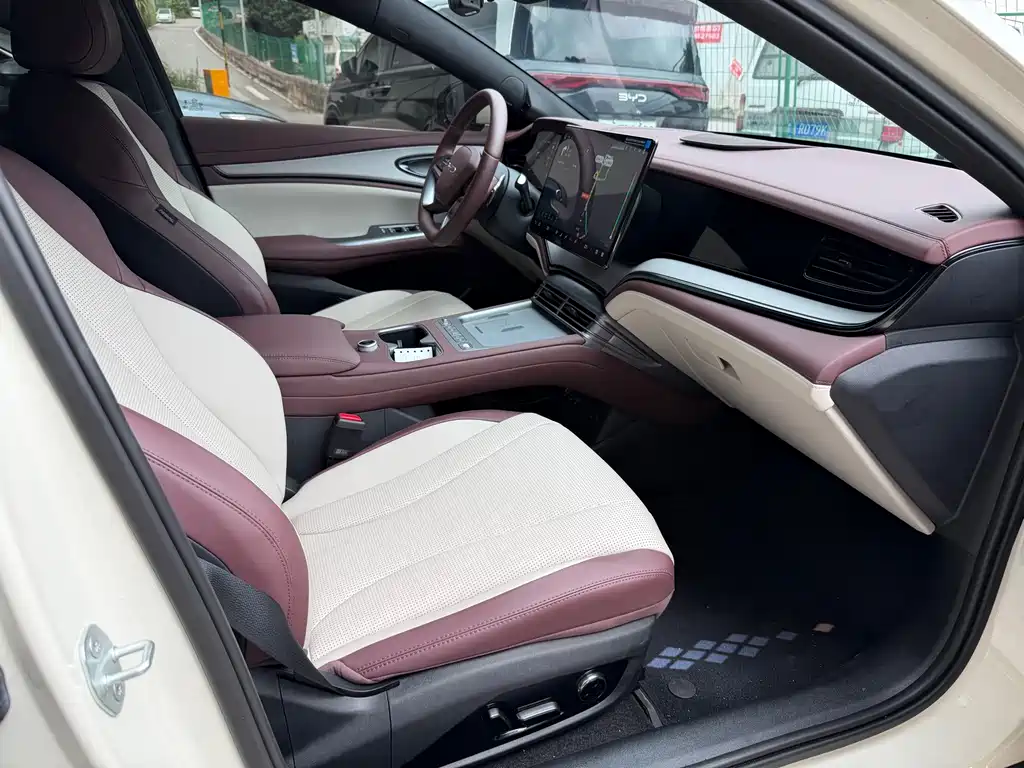BYD Seal 07 DM-i — миниатюра 6