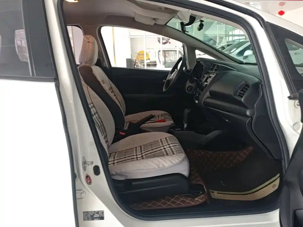 Honda Fit — миниатюра 25