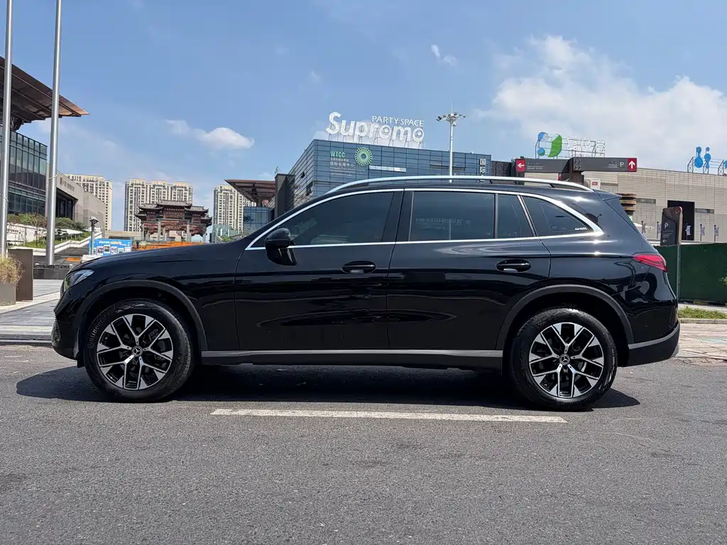 Mercedes-Benz GLC 2024 GLC 260 L 4MATIC 5 мест