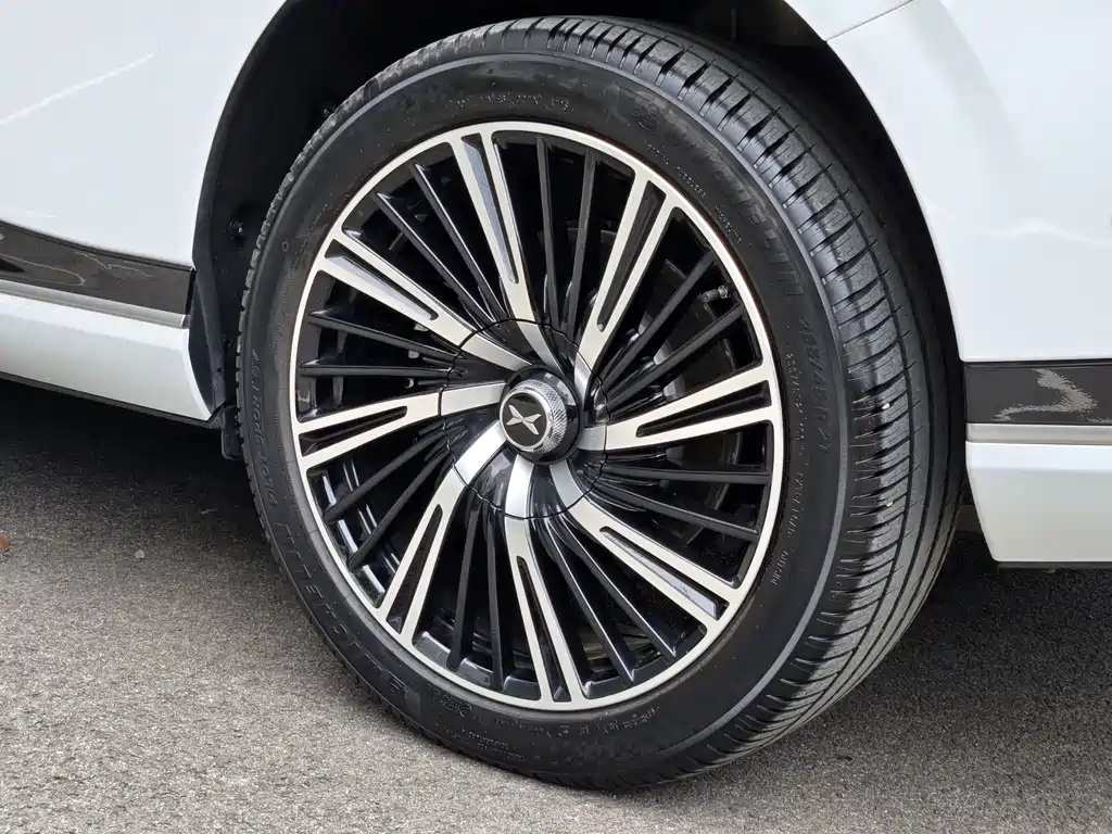XPeng G9 — миниатюра 12