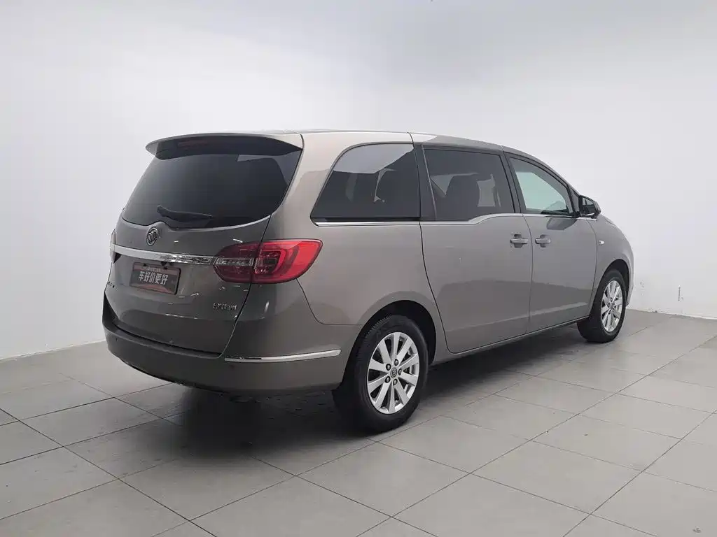 Buick GL8 — миниатюра 2