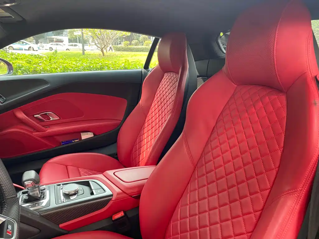 Audi R8 — миниатюра 6