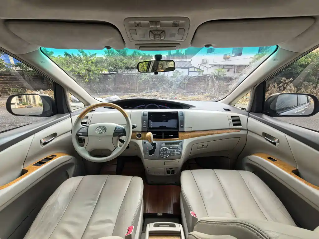 Toyota Previa — миниатюра 9