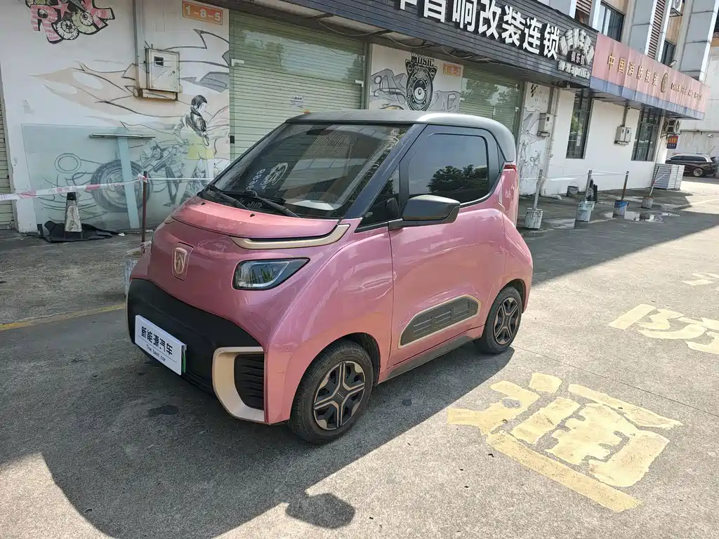 Baojun E200