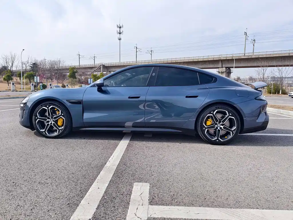 XIAOMI CAR XIAOMI SU7