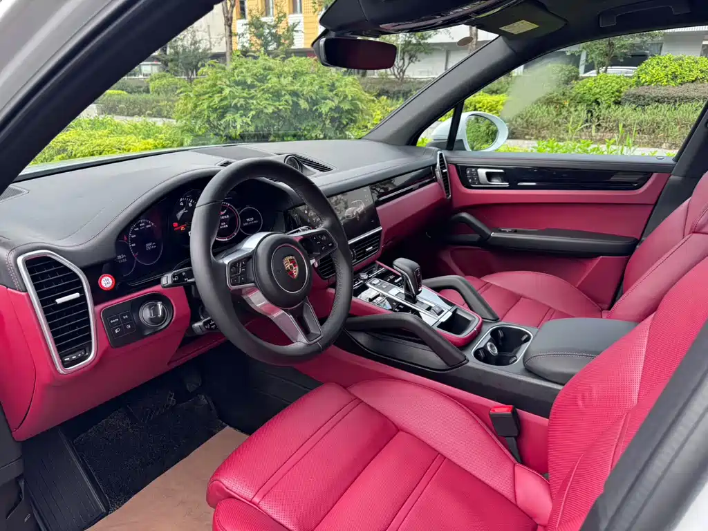 Porsche Cayenne — миниатюра 4