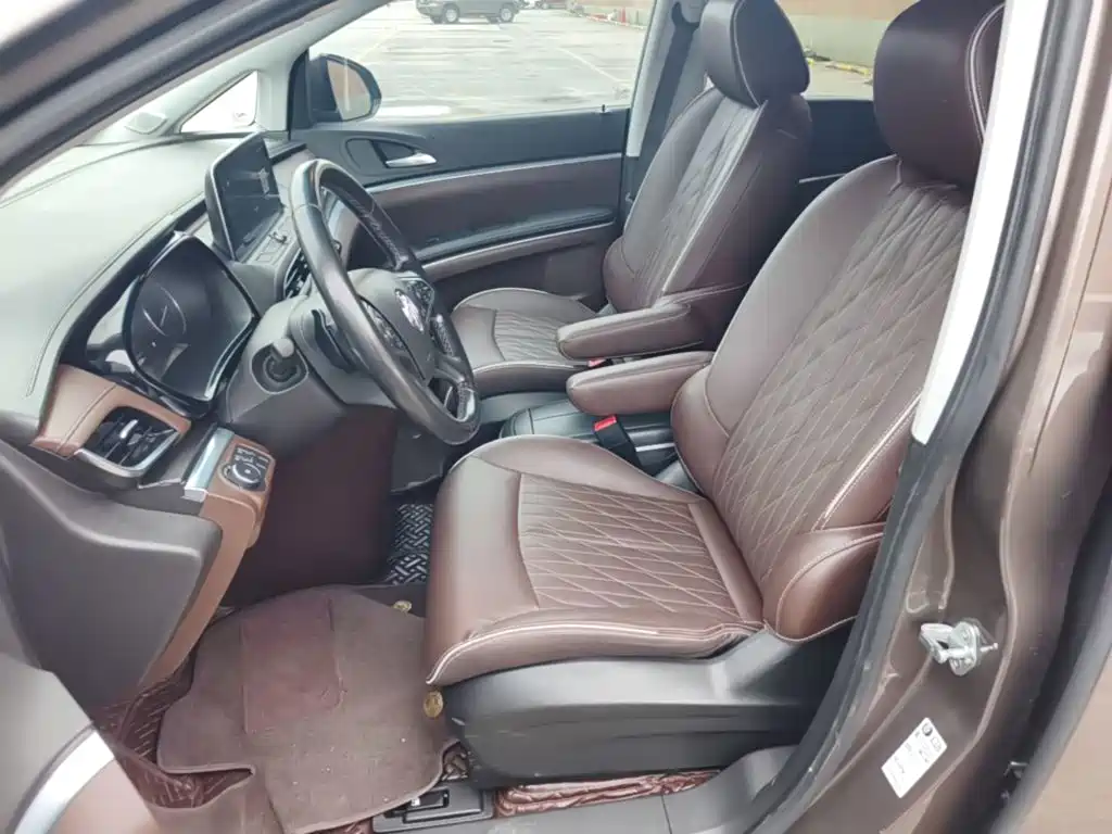 Buick GL8 — миниатюра 15