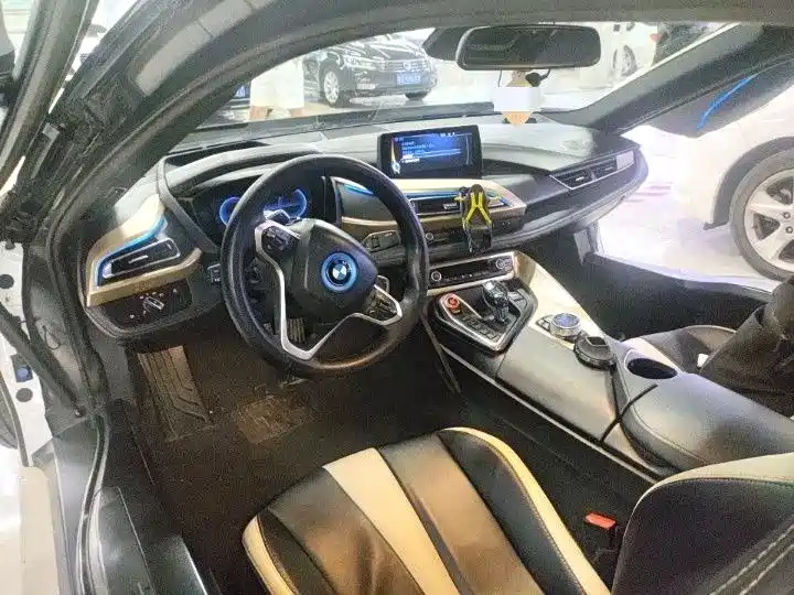 BMW i8 — миниатюра 4