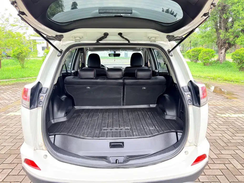 Toyota RAV4 — миниатюра 15