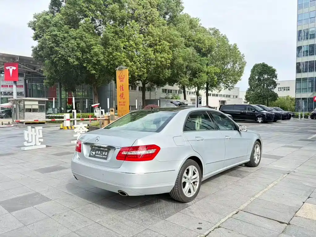 Mercedes-Benz E-Class (Import) — миниатюра 5