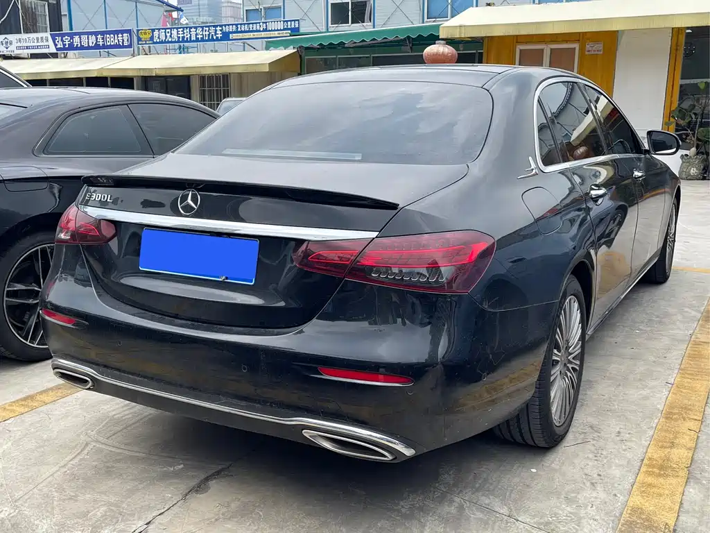 Mercedes-Benz E-Class — миниатюра 3