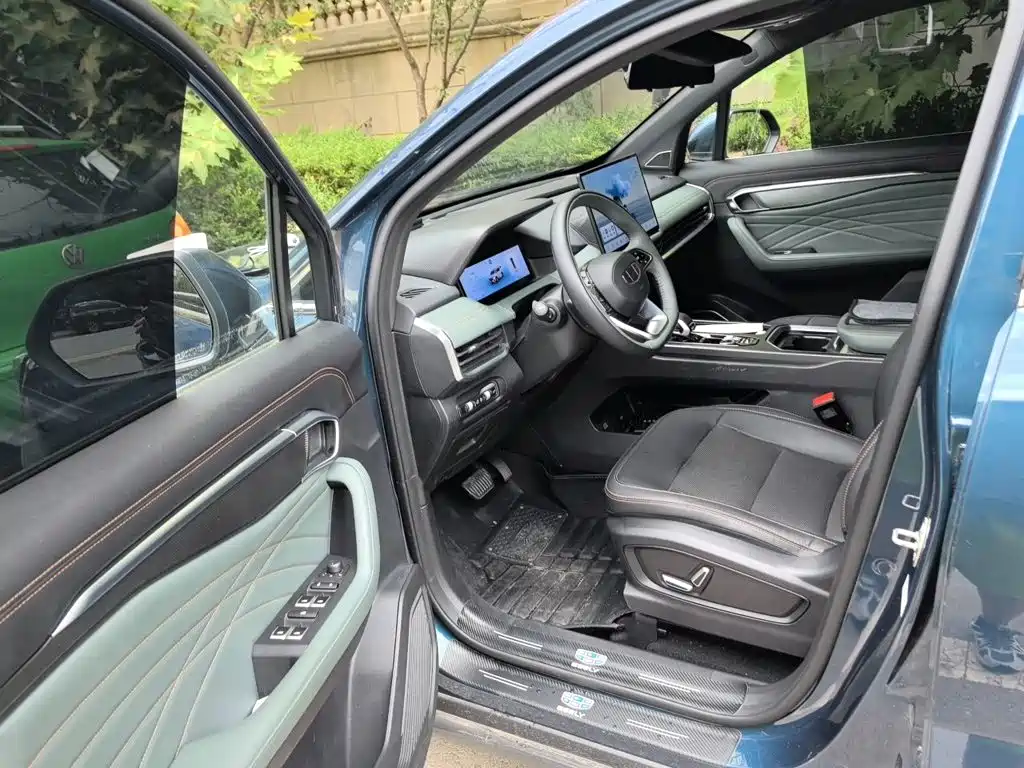 Geely Haoyue L — миниатюра 12