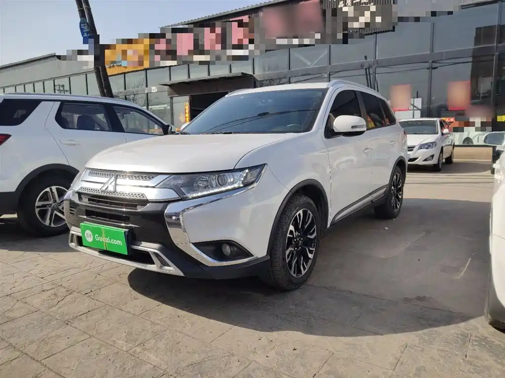 Купить Mitsubishi Outlander
