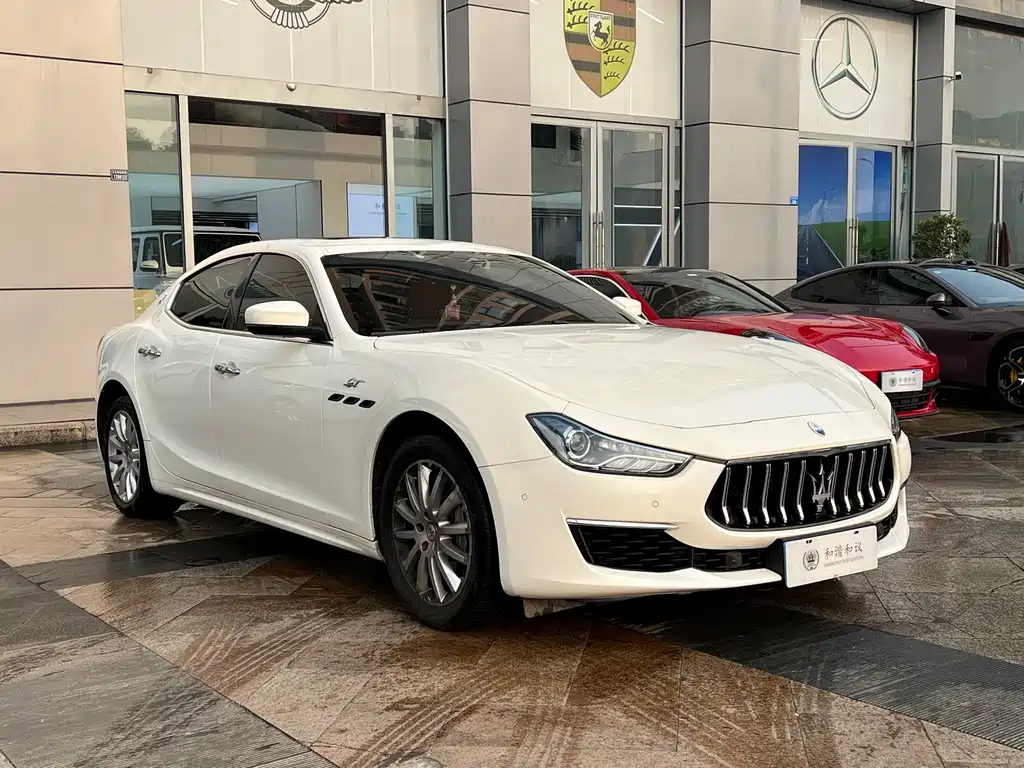 MASERATI GHIBLI