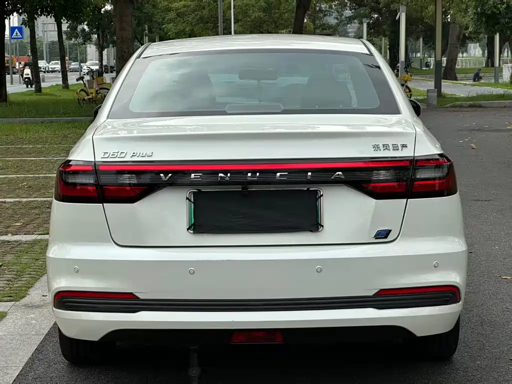 Venucia D60 EV — миниатюра 9