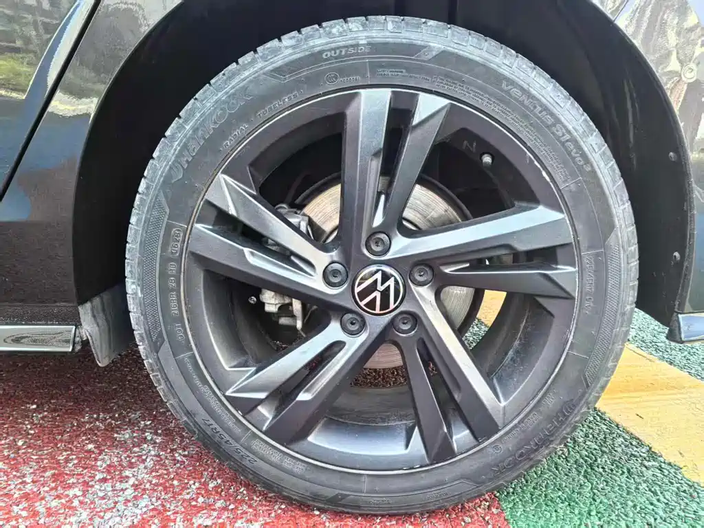 Volkswagen Golf — миниатюра 24