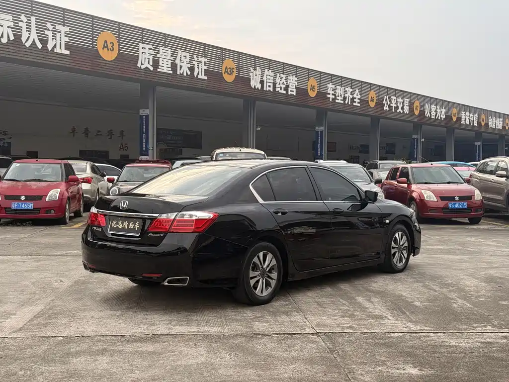 Honda Accord — миниатюра 11