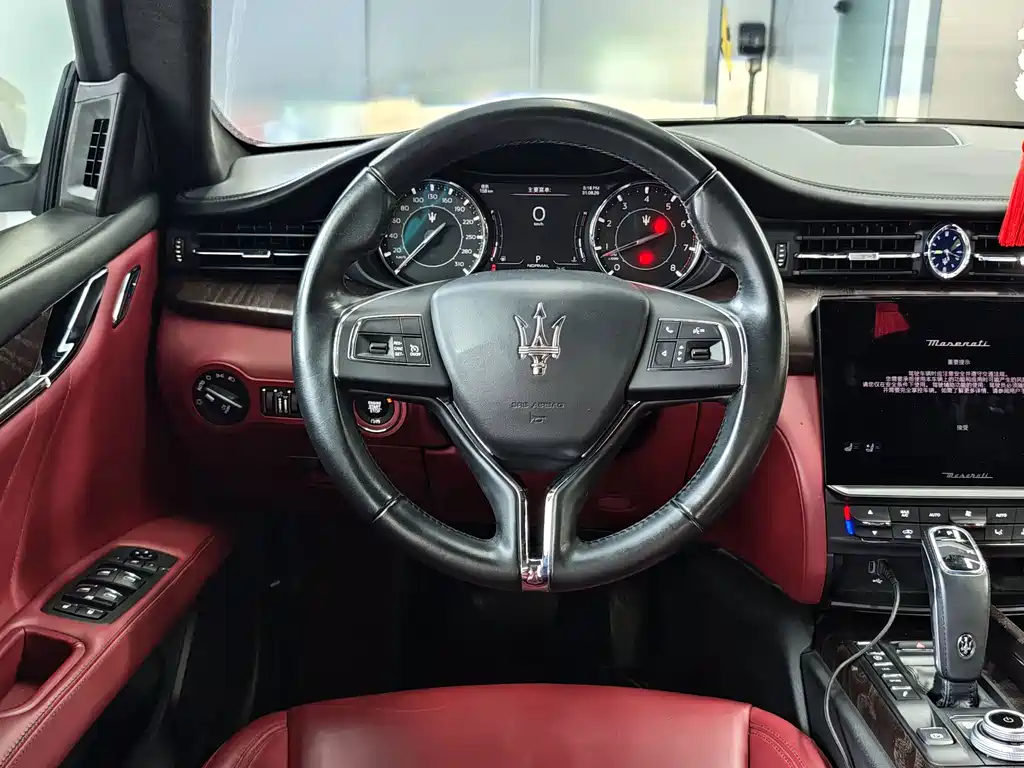 Maserati Quattroporte — миниатюра 20