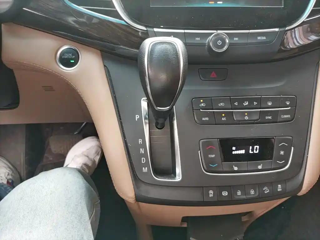 Buick GL8 — миниатюра 14
